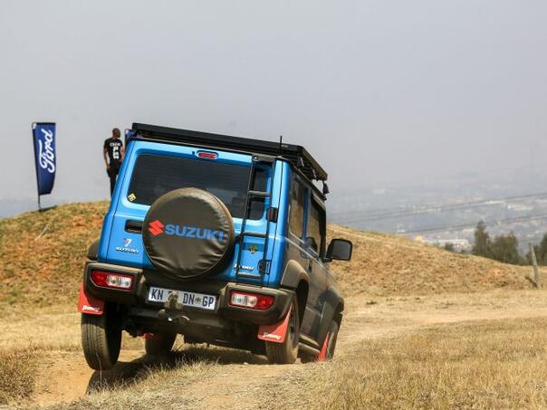 Suzuki promijenio svoj logo