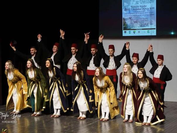 Svečanim koncertom i dodjelom priznanja BKC u Prijedoru obilježio petu godišnjicu rada