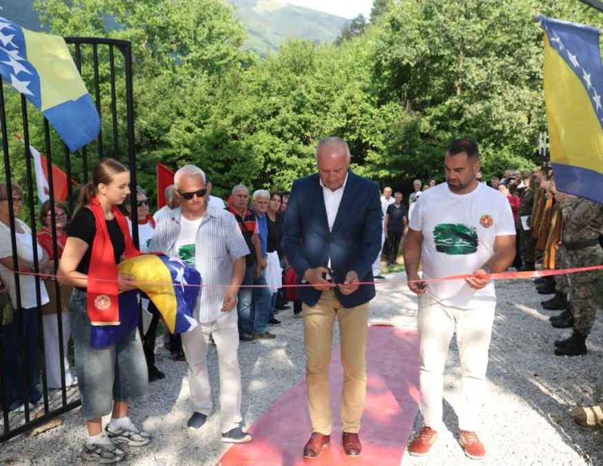 Svečano otvoreno obnovljeno Partizansko groblje