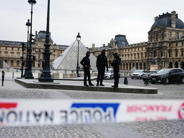 Svi glavni osumnjičeni za pljačku Louvrea sada su u pritvoru