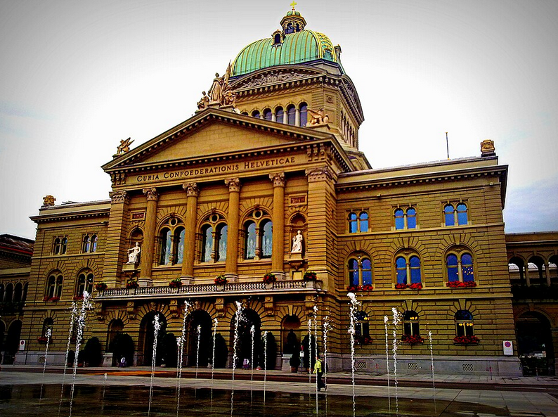 Švicarska razmatra ograničenje broja stanovnika na 10 miliona