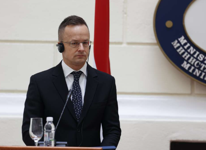 Szijjarto: EU treba prestati slati novac Ukrajini