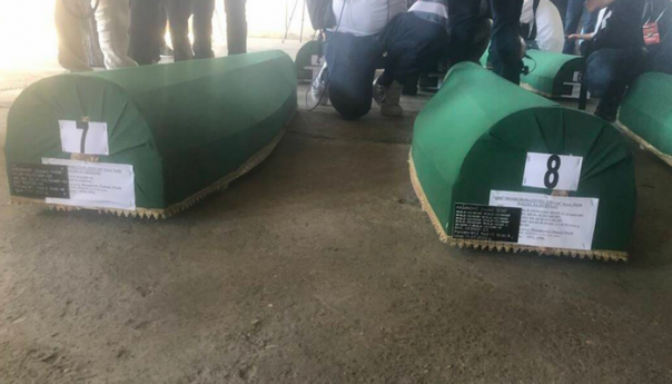 Tabuti žrtava genocida izneseni na musalu Memorijalnog centra