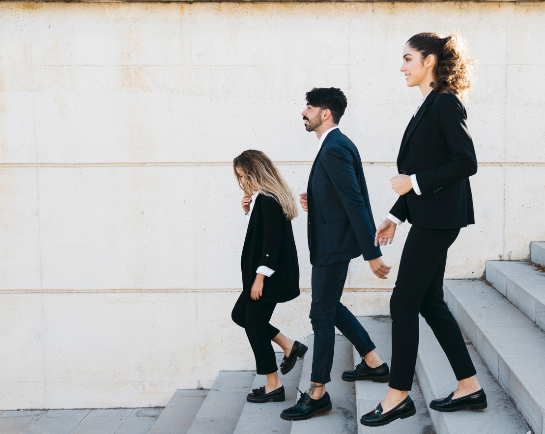 Tajland naredio službenicima da koriste stepenice umjesto liftova, nose kratki rukav umjesto odijela...