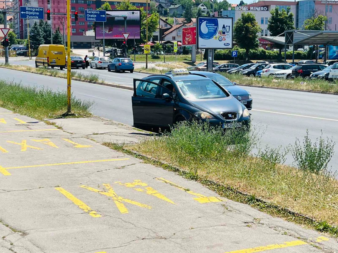 Taksisti u Tuzli apeluju: Prijeti gašenje taksi djelatnosti