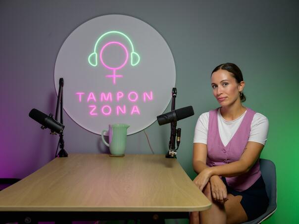 Tampon Zona i glumica Nadine Mičić uživo pred sarajevskom publikom