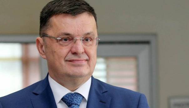 Potreban aranžman sa MMF-om, ali sa jasnim ciljevima i politikama