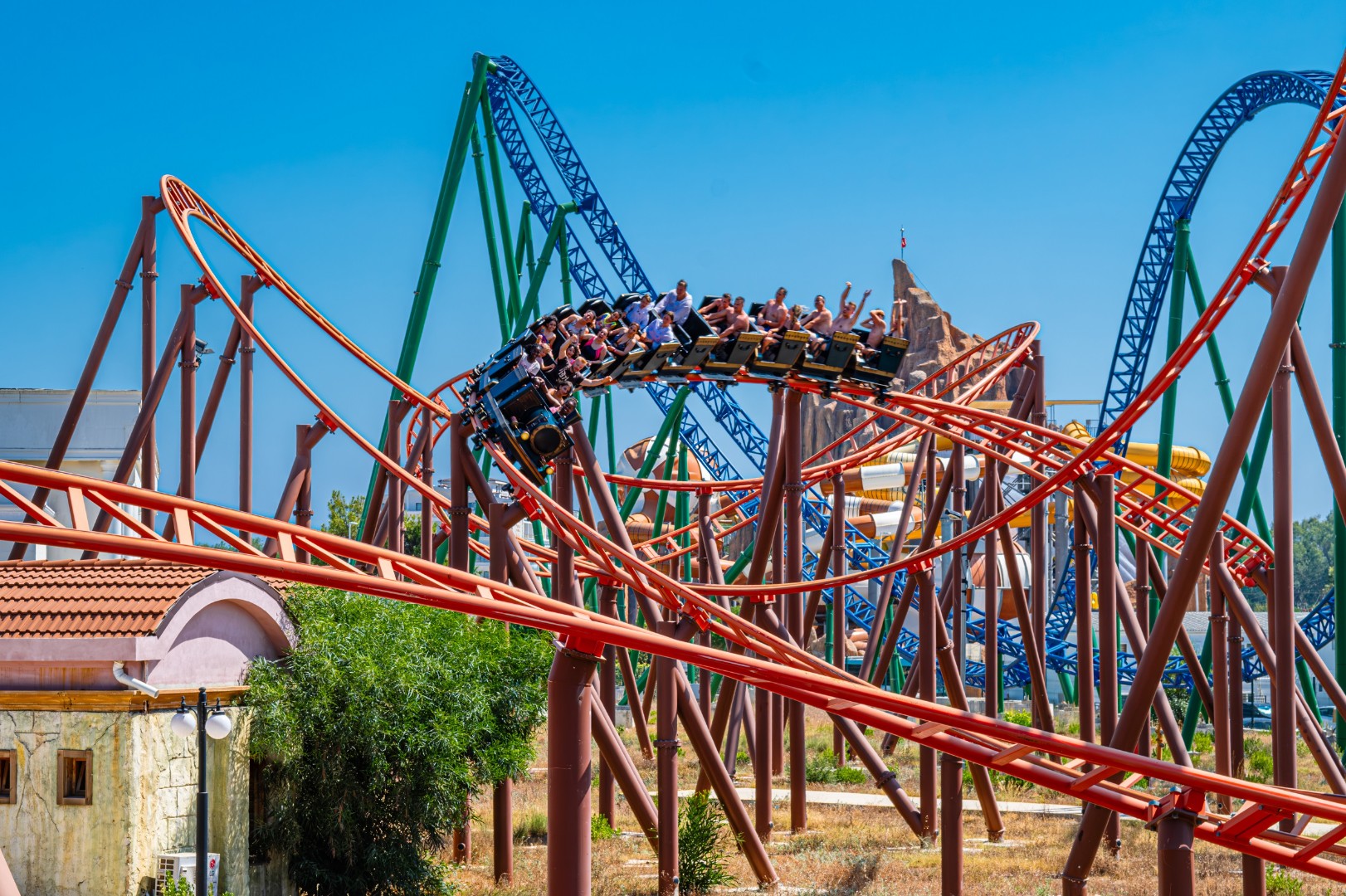 Tematski parkovi u Antaliji: Roller coasteri, aqua parkovi i doživljaji za cijelu porodicu