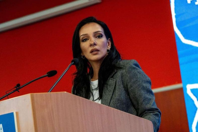 Tepić: "Vučić je isti kao Milošević, Srbija je izolovana"