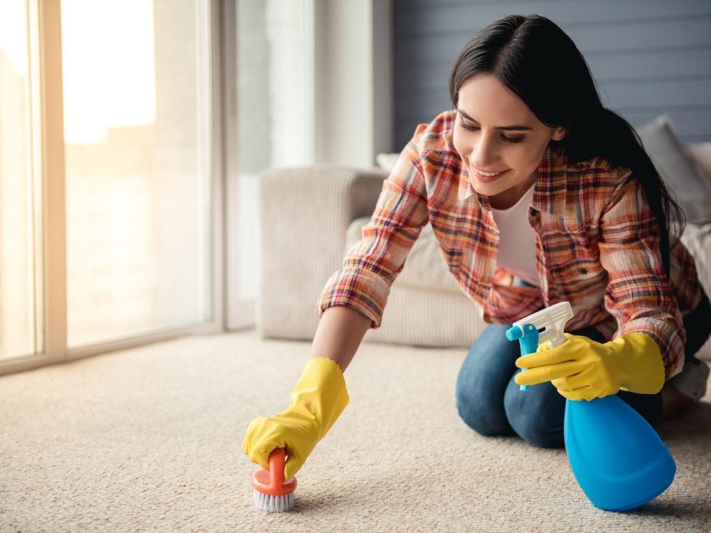 Tepisi nikad čistiji: Kućni trik s pjenom za brijanje koji pozitivno iznenađuje