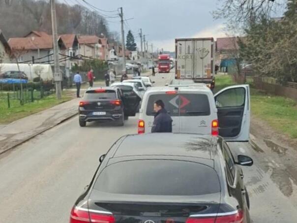 Teretno vozilo udarilo pješaka kod Doboja