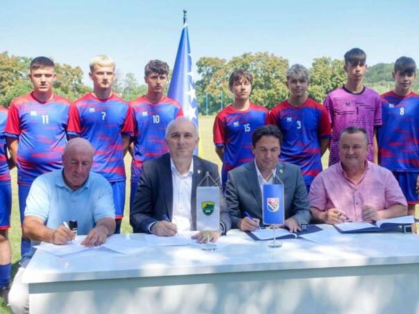 Tešanj i Usora potpisali sporazum o zajedničkom ulaganju u Stadion Jošik u Tešanjci
