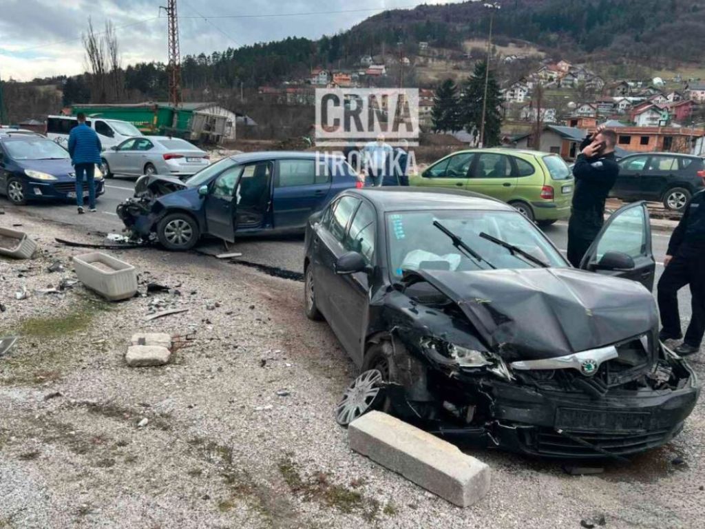 Teška nesreća kod Semizovca: Sudar tri vozila...