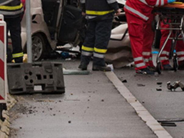 Teška nesreća na autoputu kod Novog Sada: Poginulo jedno dijete