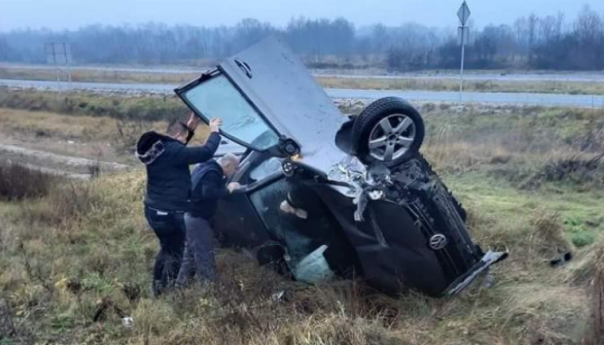 Teška nesreća u Bašigovcima: Voz udario automobil