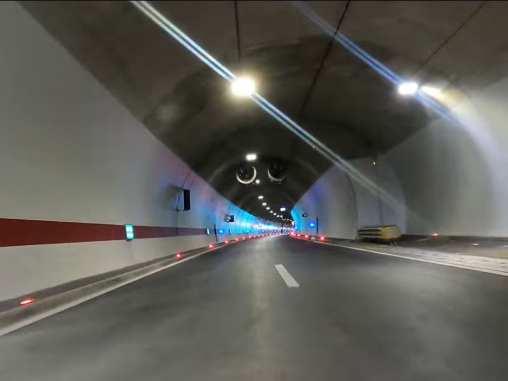 Teška nesreća u tunelu Hercegovina: Povrijeđen vozač iz Sarajeva