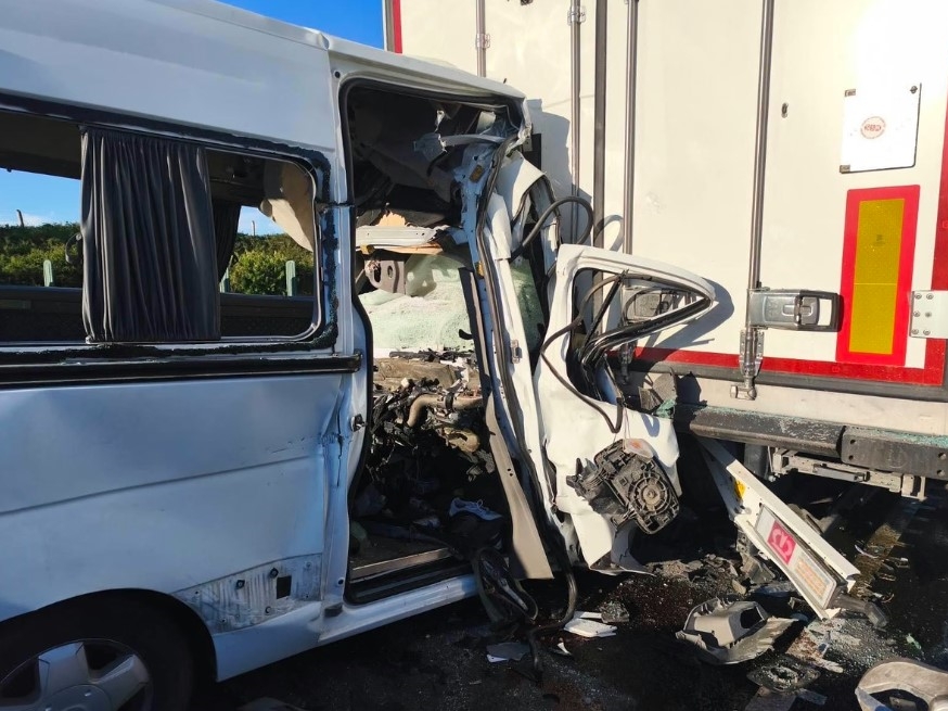 Teška nesreća u zapadnoj Mađarskoj: Osam mrtvih u sudaru minibusa i kamiona