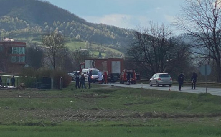 Teška saobraćajna nesreća kod Tešnja, jedna osoba poginula