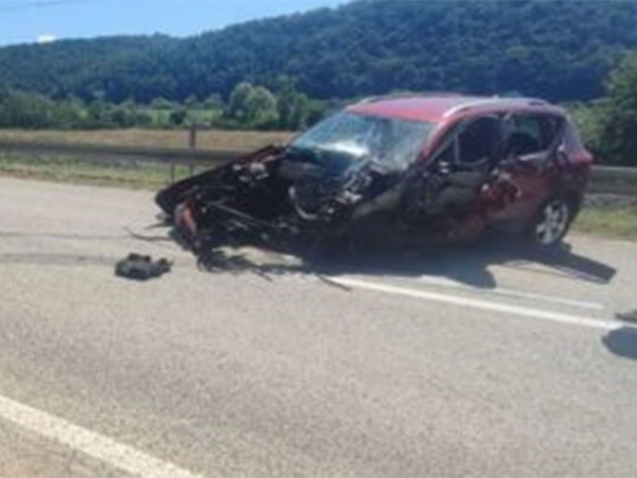 Teška saobraćajna nesreća na putu Prijedor - Novi Grad
