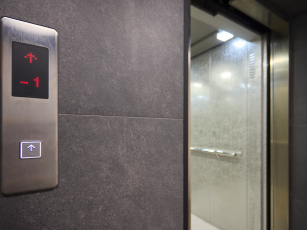 Tijelo žene pronađeno u liftu u Gračanici