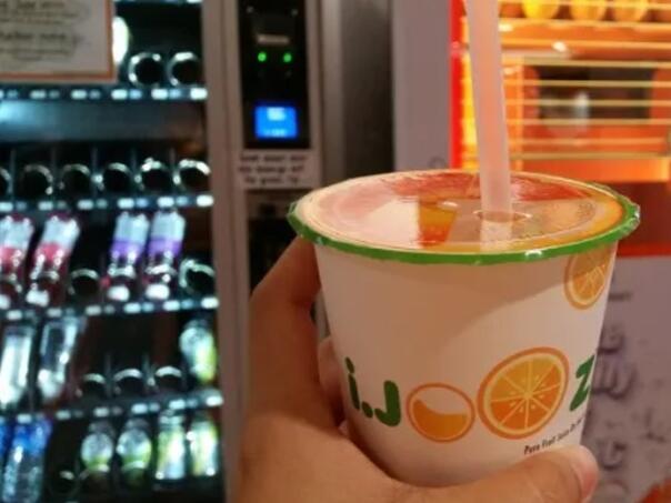 Tinejdžer polizao slamku, sada mu prijeti zatvor