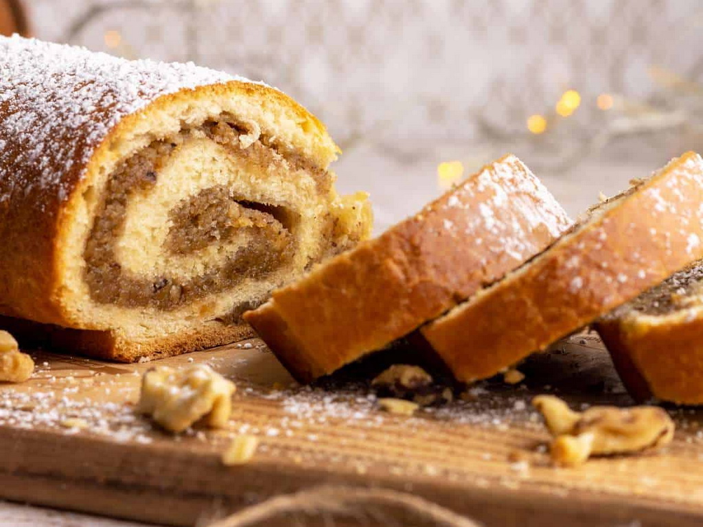 Toplina doma u jednom zalogaju: Štrudla sa orasima koja budi uspomene