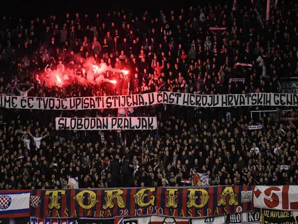 Torcida podigla parolu u čast osuđenog ratnog zločinca Slobodana Praljka