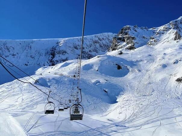 Tragedija na Durmitoru: Turista poginuo pri padu iz korpe na žičari