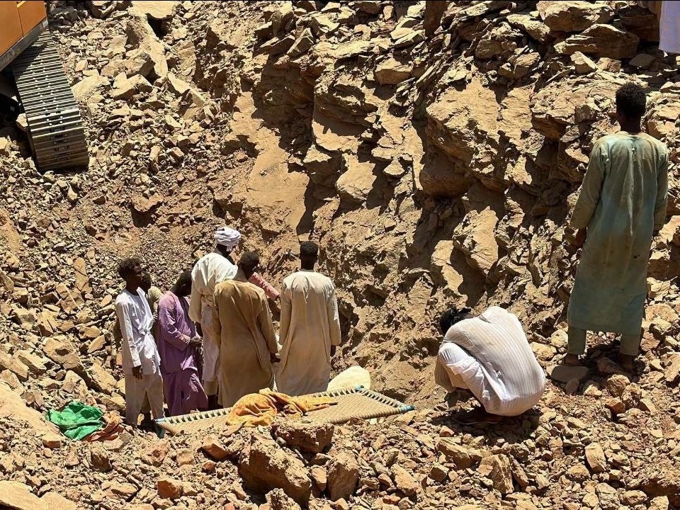 Tragedija u Sudanu: Urušio se napušteni rudnik zlata, poginulo 15 rudara