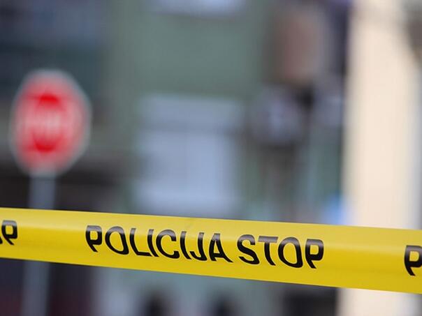 Tragična nesreća u Rajlovcu: Vozač poginuo nakon udara u stub