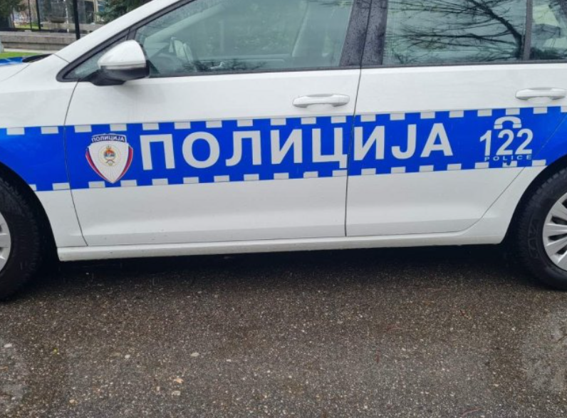 Tri lica povrijeđena u sudaru dva automobila kod Bratunca