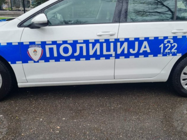 Tri lica povrijeđena u sudaru dva automobila kod Bratunca