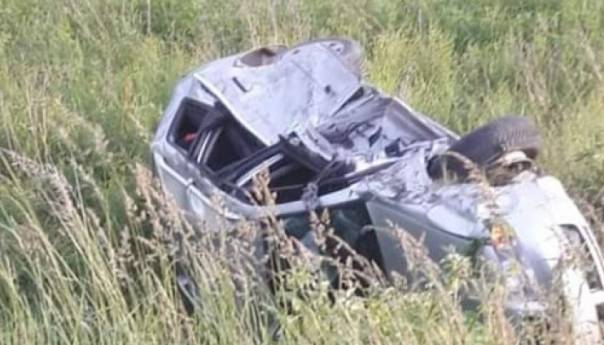 Tri osobe poginule u sudaru kamiona i dva auta kod Lukavca