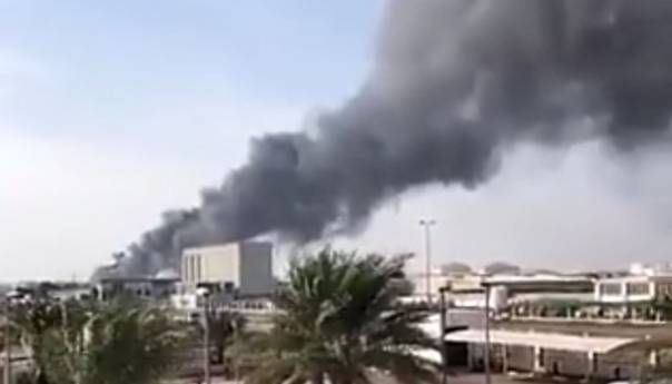 Tri osobe ubijene, šest ranjeno u eksploziji tri naftne cisterne u Abu Dabiju