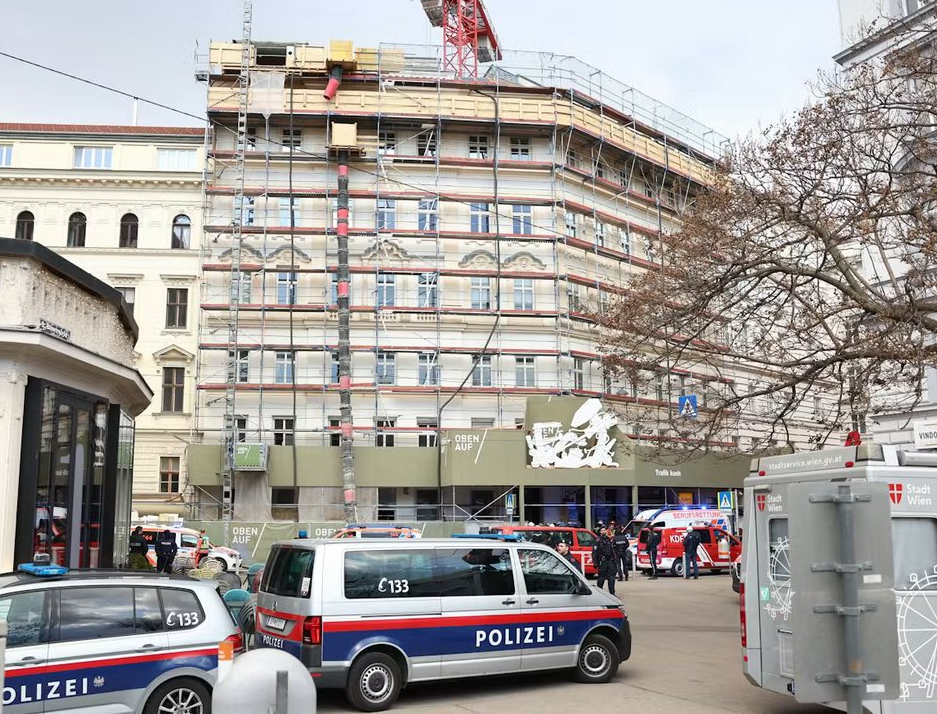 Foto: Trojica Kosovara poginula u teškoj nesreći na gradilištu u Beču