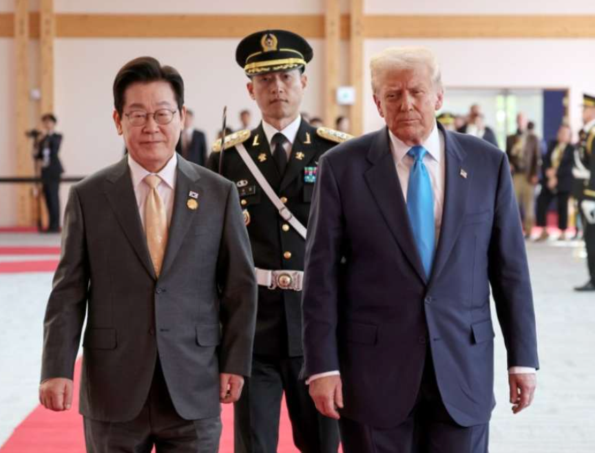 Trump dobio najviše južnokorejsko priznanje i repliku drevne zlatne krune