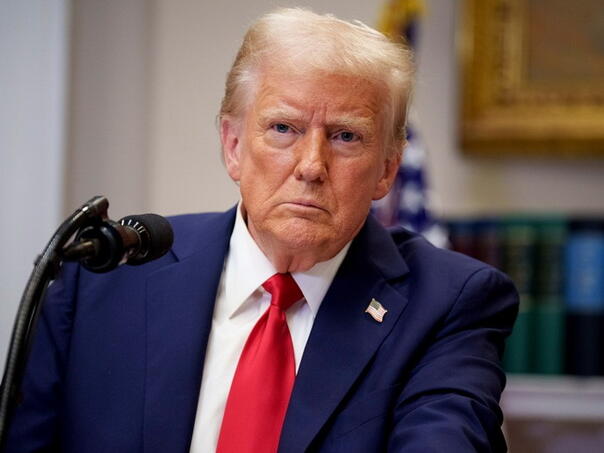 Trump: Iran se "potpuno urušava"