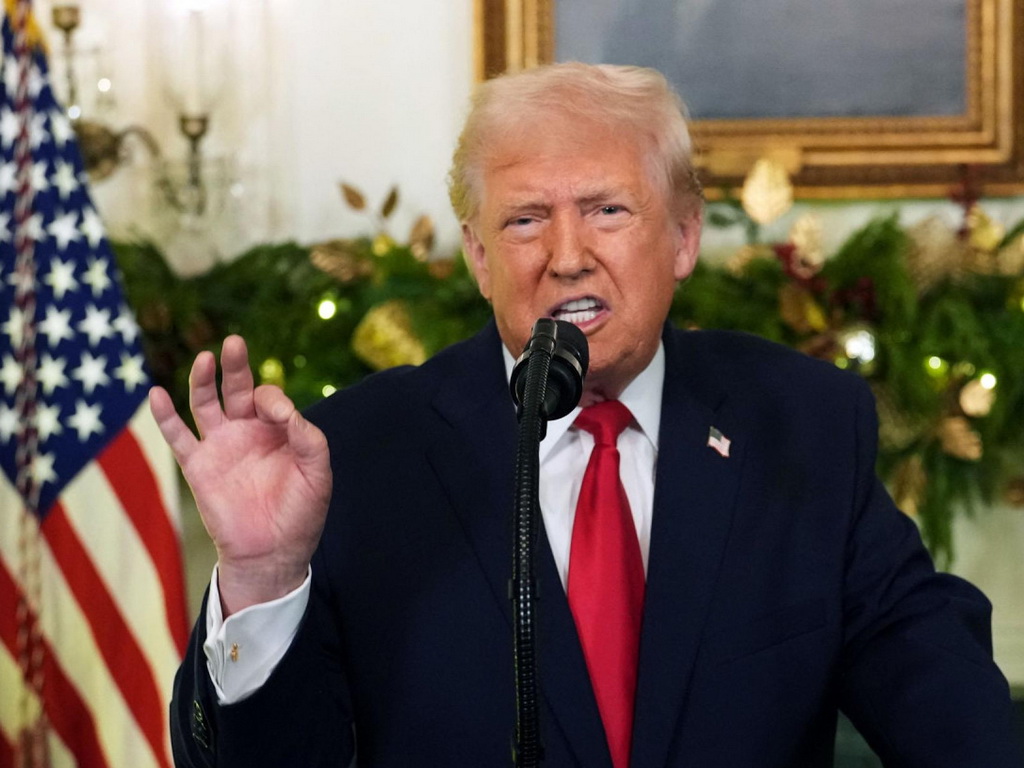 Trump iz Bijele kuće: Naslijedio sam Bidenov nered i popravljam ga!