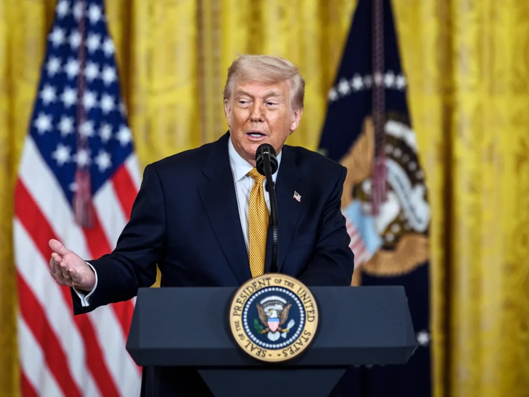 Trump kritizira puštanje petorice uhapšenih u blizini američke baze u Britaniji