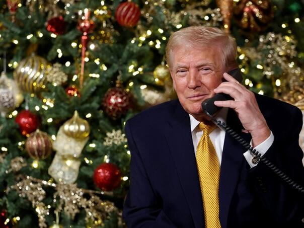 Trump: Neću dopustiti zločestom Djedu Božićnjaku da se infiltrira u SAD