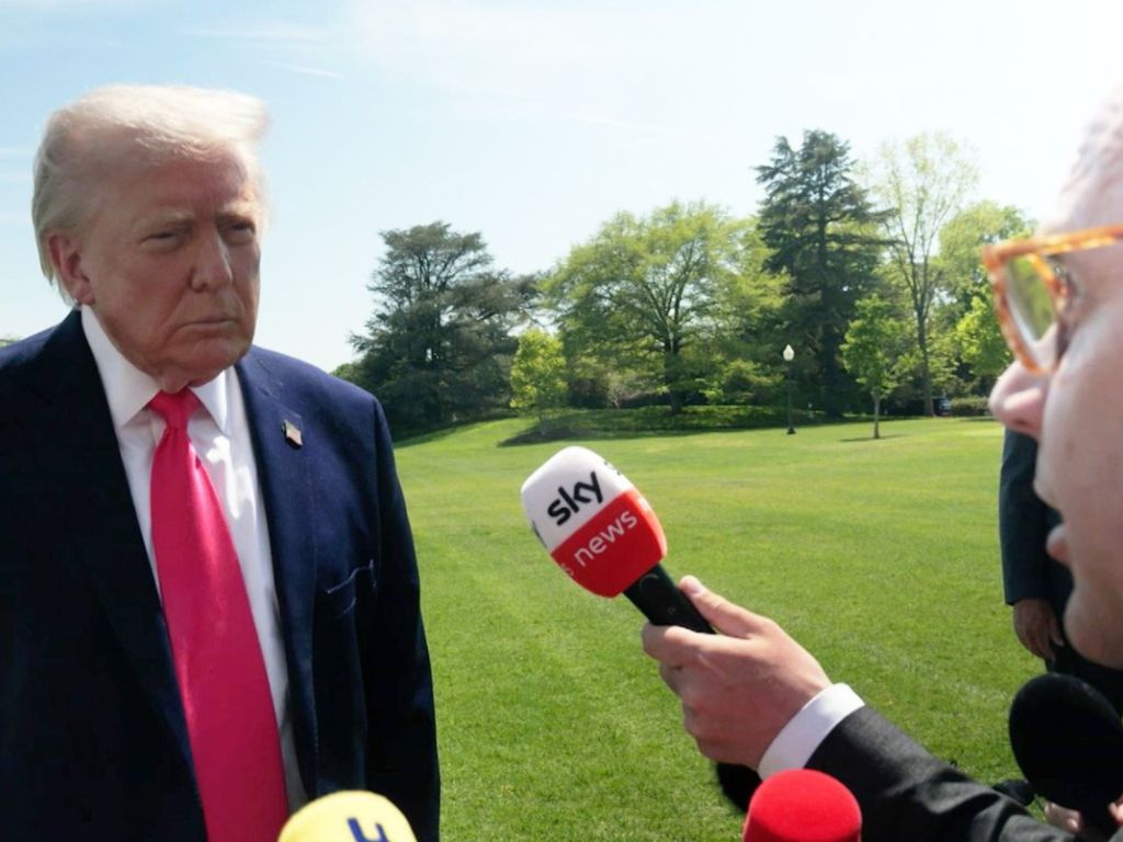 Trump optužio Papu da podržava Iran, novinarka ga odmah demantovala