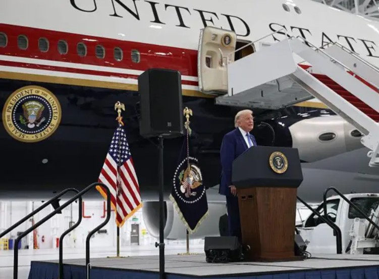 Trump predstavio novi Air Force: Katarski luksuzni Boeing postao "leteća Bijela kuća"
