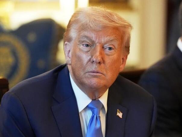 Trump: Sretan Božić svima, uključujući i "radikalno lijevi šljam"