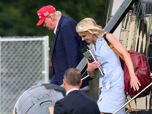 Trump vara Melaniju? Ovo mu je navodna ljubavnica, non-stop je uz njega