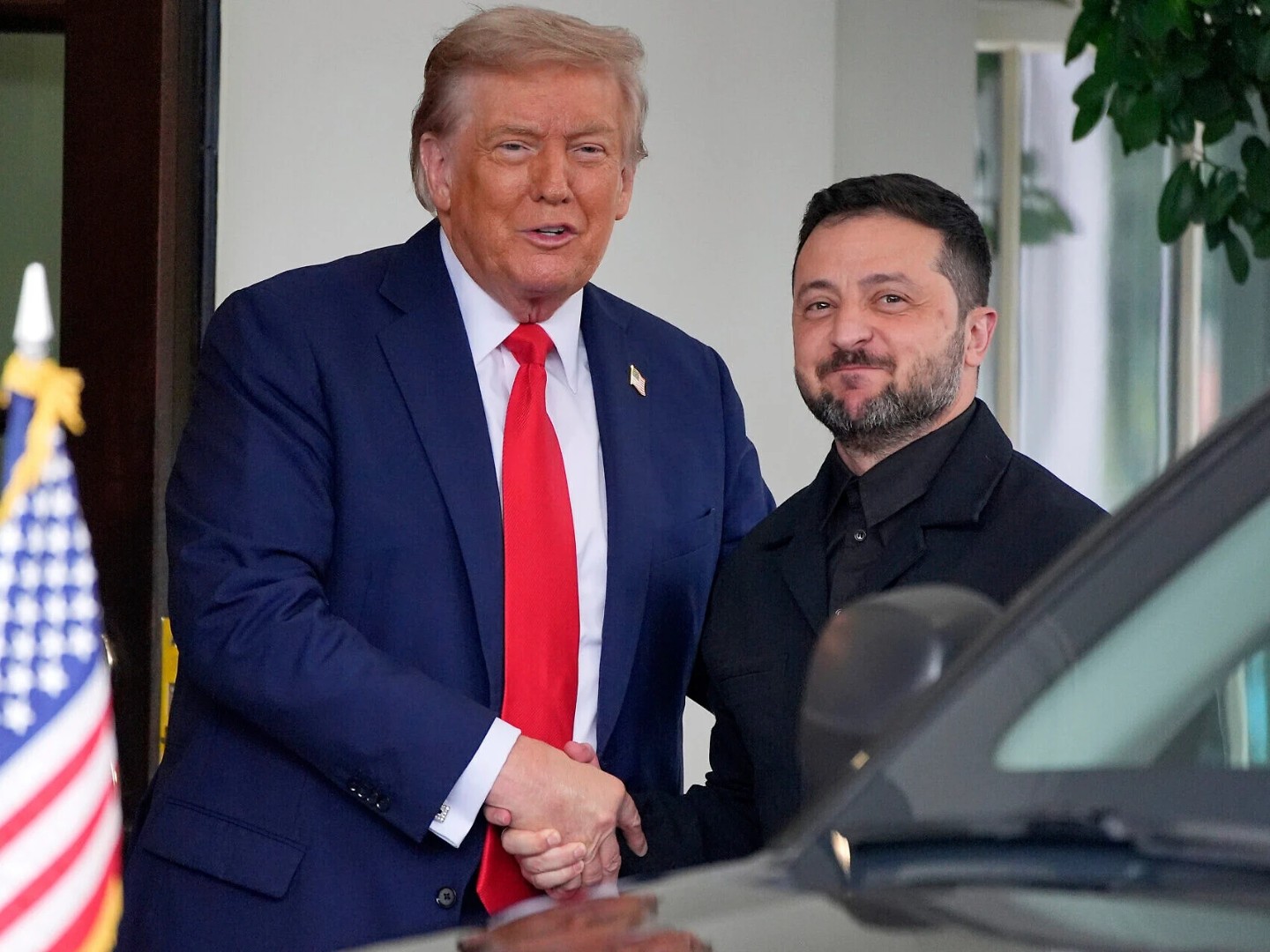 Trump: Zelenski se "dobro snalazi" u ratu protiv Rusije