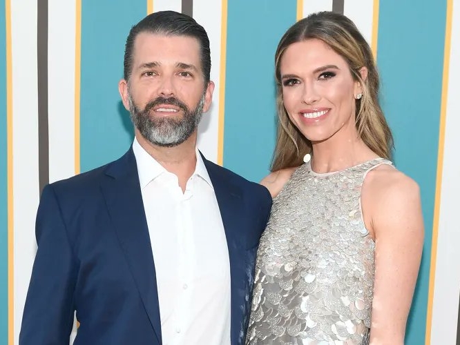 Trumpov sin zaručio Bettinu Anderson, pripadnicu "visokog društva"