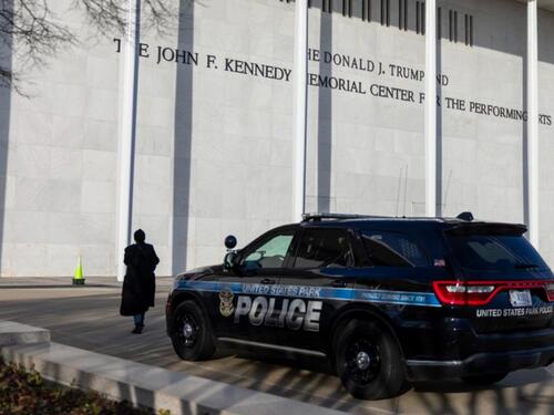 Trumpovo ime bit će uklonjeno s Kennedy Centra