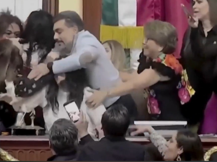 Tuča u Kongresu Mexico Cityja: Zastupnice čupale kosu i razmjenjivale udarce
