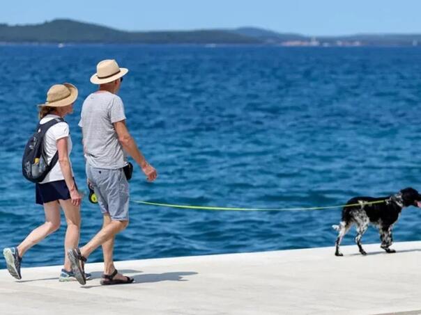 Turisti stigli u Dalmaciju, dočekale ih još veće cijene