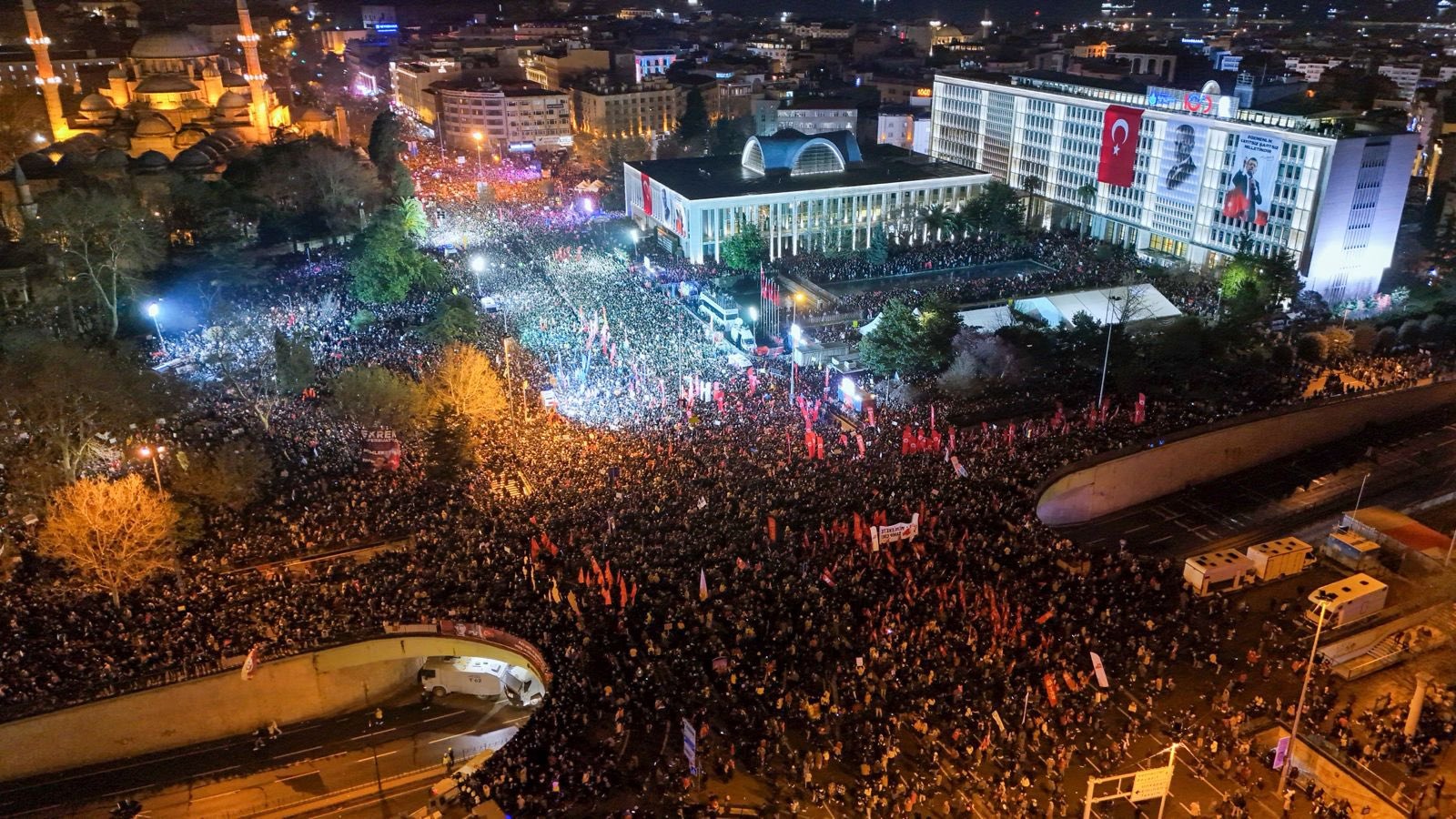Turska: Novinari privedeni tokom protesta zbog hapšenja Imamoglua